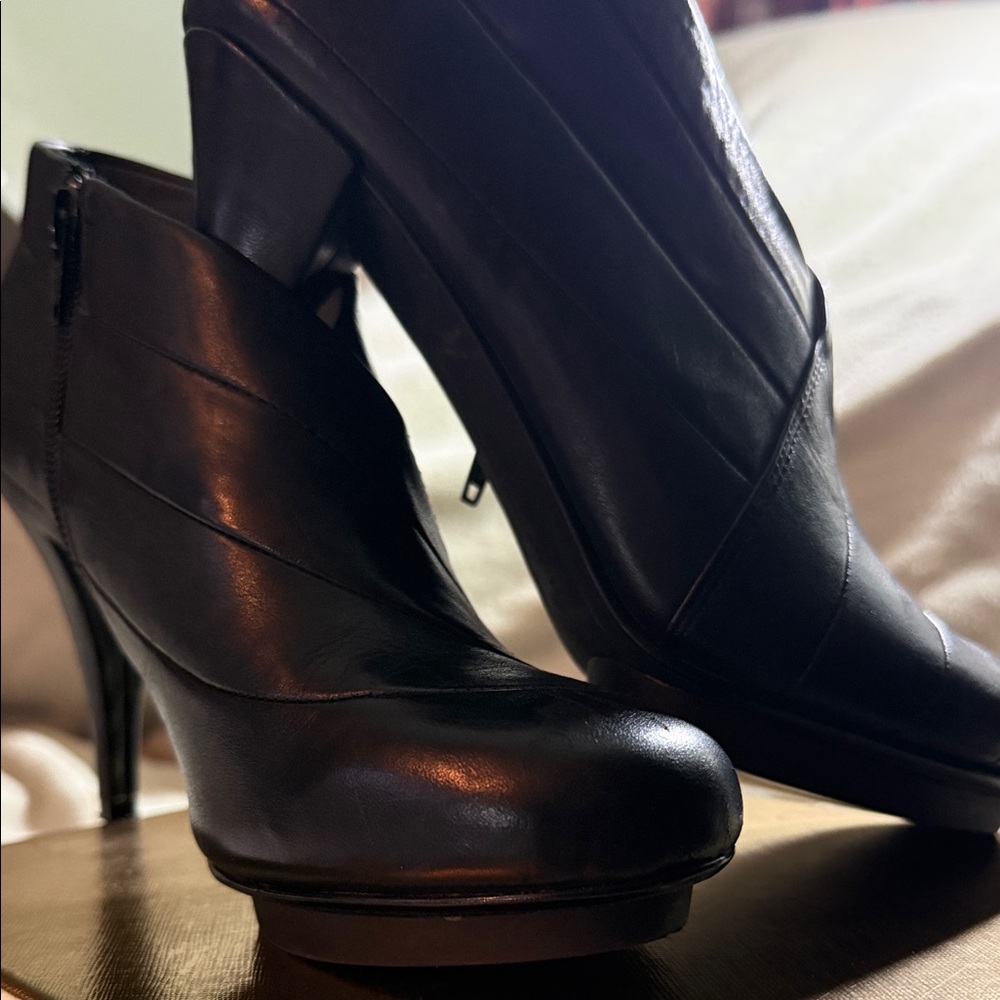 United Nude: Black Women's Leather Ankle Booties - Classic High Heel